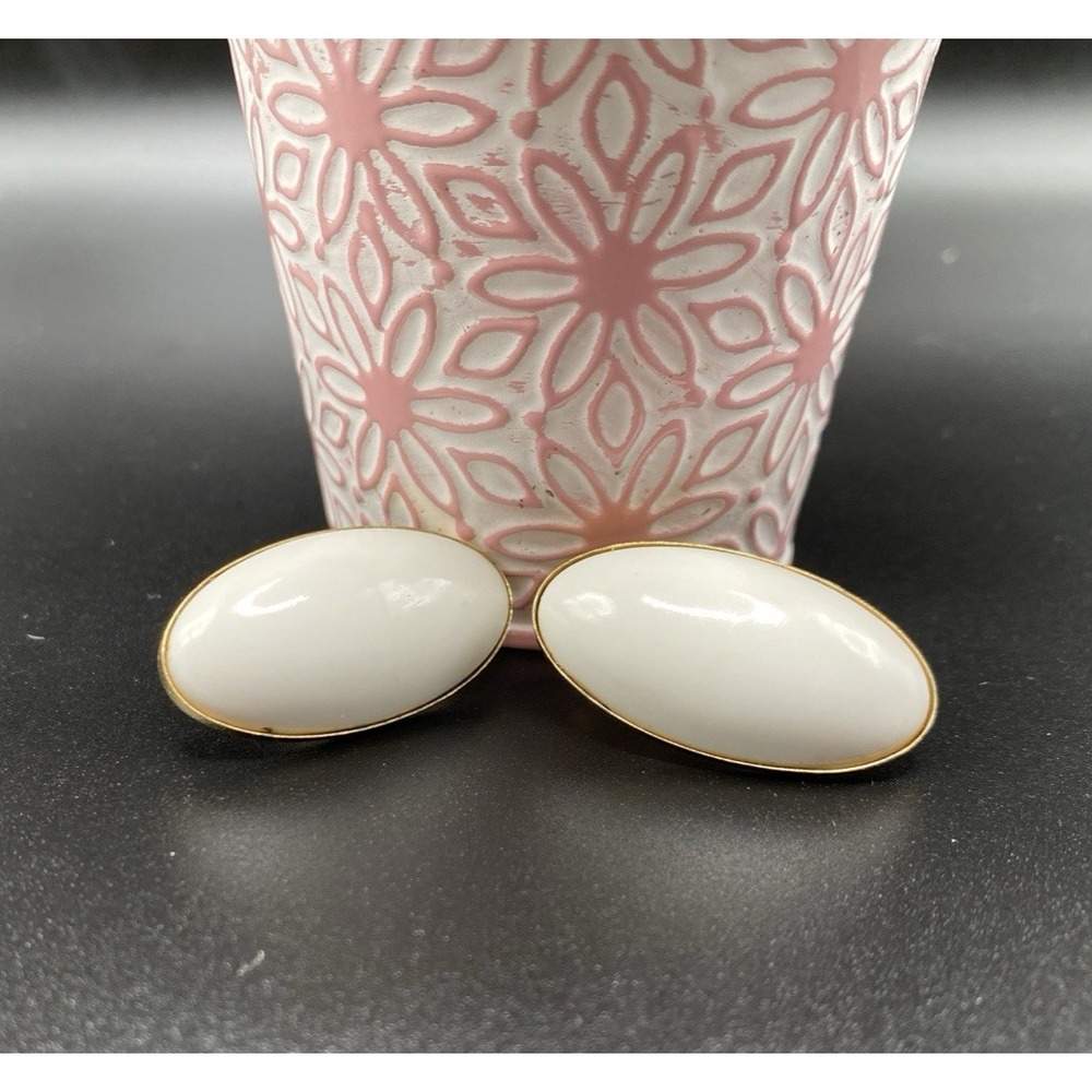 Vintage Sarah Coventry Gold Tone White Lucite Faux Pearl Oval Clip On Earrings